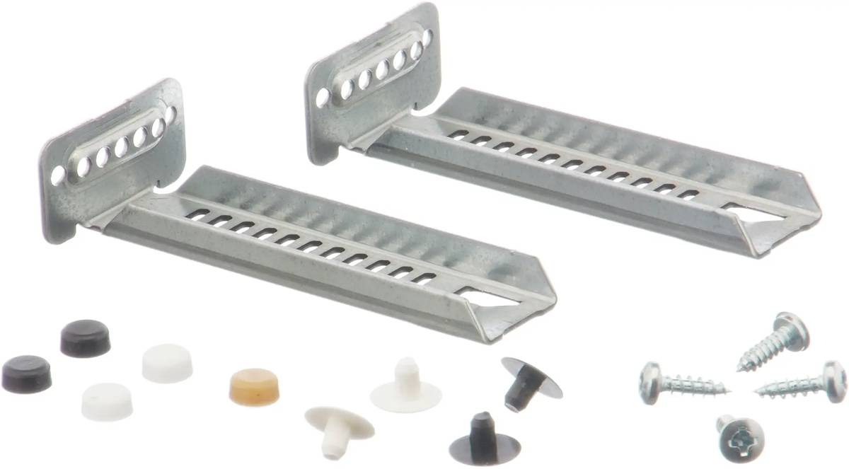 00612653 Bosch Dishwasher Kick Panel Bracket (2 Pcs)